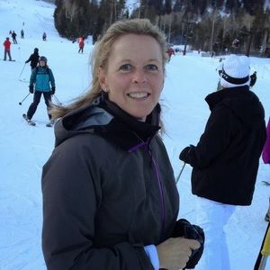 Meet your Posher, Elise